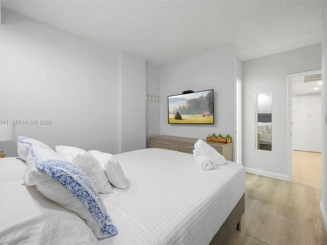 Apartment for rent  Unit #321 - photo 7492070