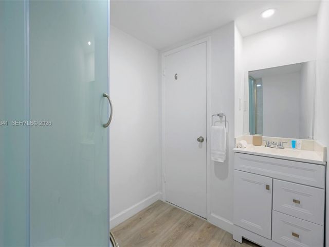 Apartment for rent  Unit #321 - photo 7492072