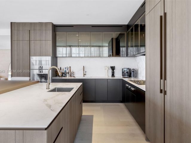 Apartment for sale  Unit #301 - photo 7491910