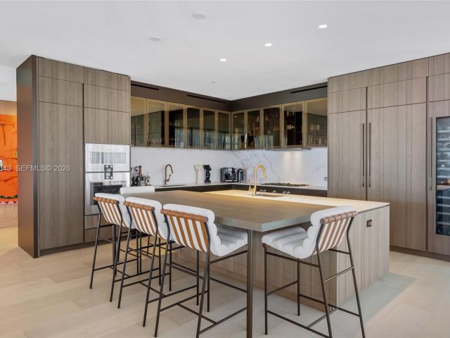 Apartment for sale  Unit #301 - photo 7491912