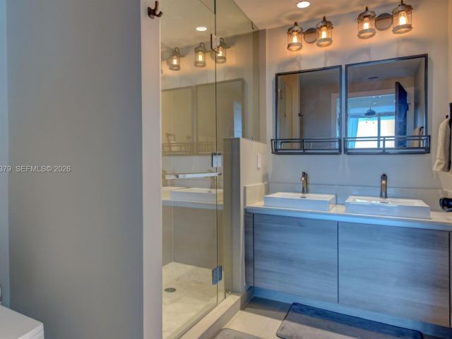 Apartment for rent  Unit #4101 - photo 7453689