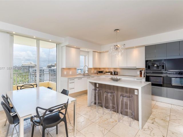 Apartment for sale  Unit #1005 - photo 7491855