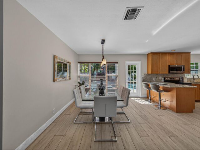 3-bedroom home for sale in Lauderdale By The Sea - 268 Hibiscus Avenue - MondialRealty