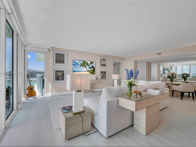 Apartment for rent  Unit #1007 - photo 7502991