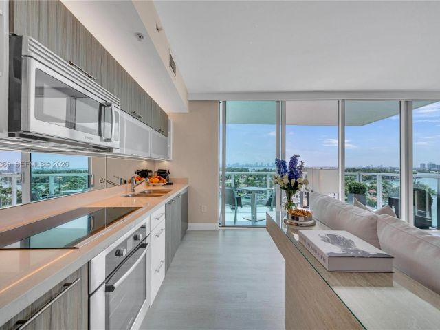 Apartment for rent  Unit #1007 - photo 7502992