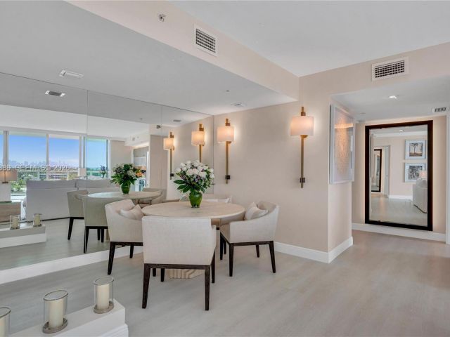 Apartment for rent  Unit #1007 - photo 7502995