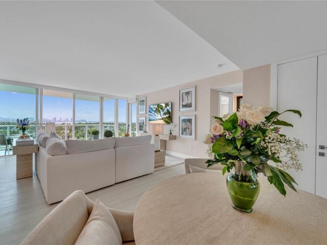 Apartment for rent  Unit #1007 - photo 7502996