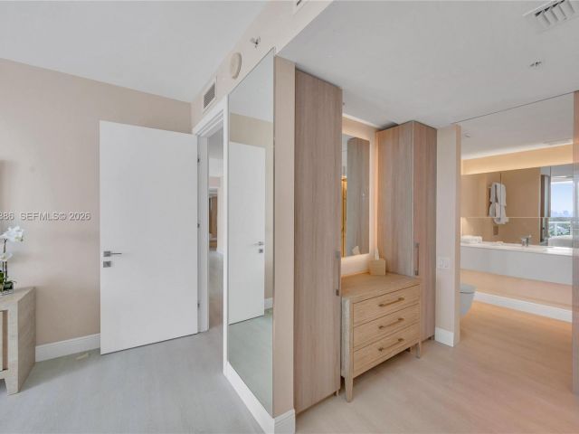 Apartment for rent  Unit #1007 - photo 7503001