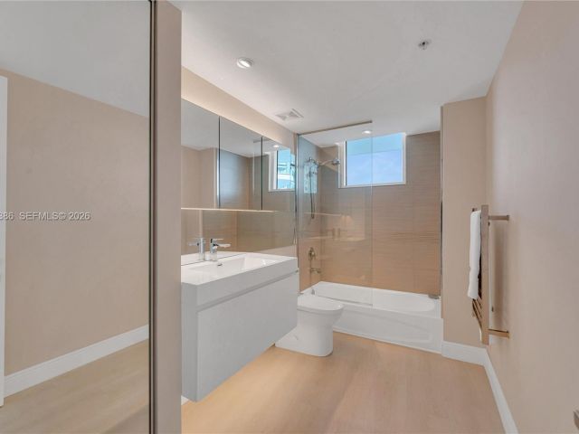 Apartment for rent  Unit #1007 - photo 7503006