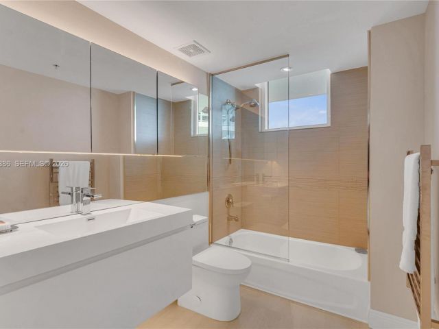 Apartment for rent  Unit #1007 - photo 7503008