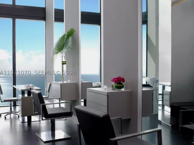 3-bedroom condo for sale in Sunny Isles Beach - 18555 Collins Ave 5003 - MondialRealty