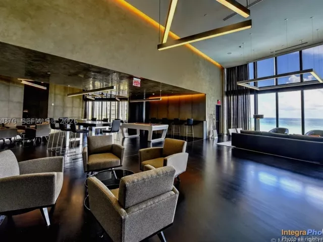3-bedroom condo for sale in Sunny Isles Beach - 18555 Collins Ave 5003 - MondialRealty