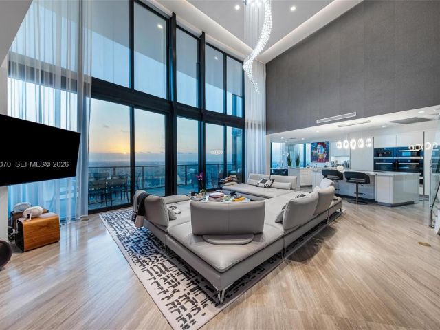 Apartment for sale  Unit #5003 - photo 7494333