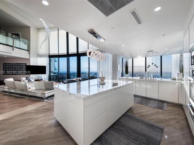 Apartment for sale  Unit #5003 - photo 7494336