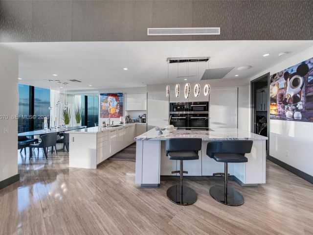 Apartment for sale  Unit #5003 - photo 7494338