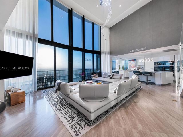 Apartment for sale  Unit #5003 - photo 7494339