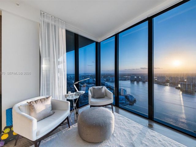 Apartment for sale  Unit #5003 - photo 7494340