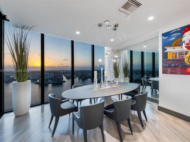 Apartment for sale  Unit #5003 - photo 7494342