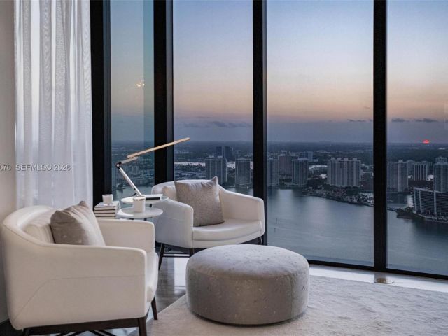 Apartment for sale  Unit #5003 - photo 7494346