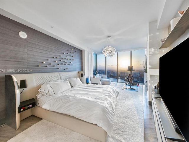 Apartment for sale  Unit #5003 - photo 7494348