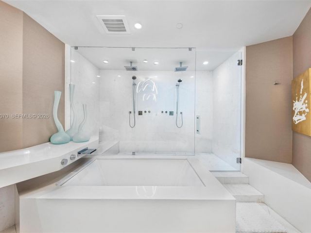 Apartment for sale  Unit #5003 - photo 7494350