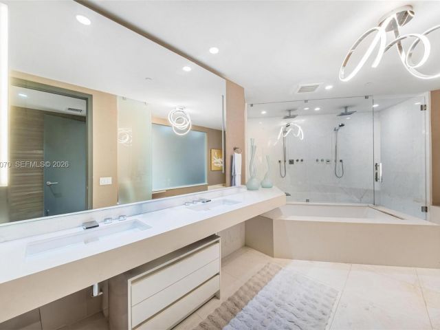 Apartment for sale  Unit #5003 - photo 7494351