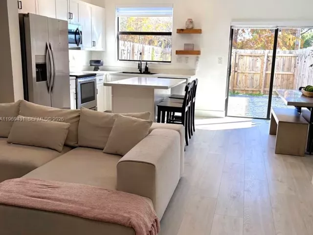 3-bedroom home for sale in Miami - 14724 SW 181st Ter - MondialRealty