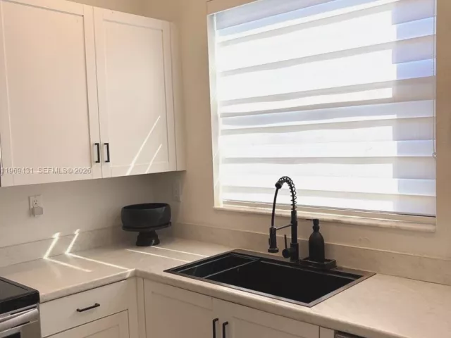 3-bedroom home for sale in Miami - 14724 SW 181st Ter - MondialRealty