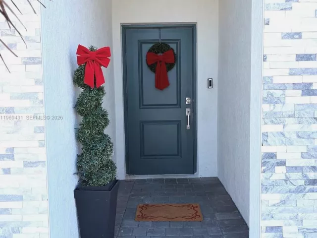 3-bedroom home for sale in Miami - 14724 SW 181st Ter - MondialRealty