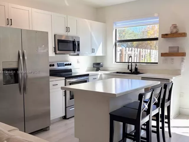 3-bedroom home for sale in Miami - 14724 SW 181st Ter - MondialRealty