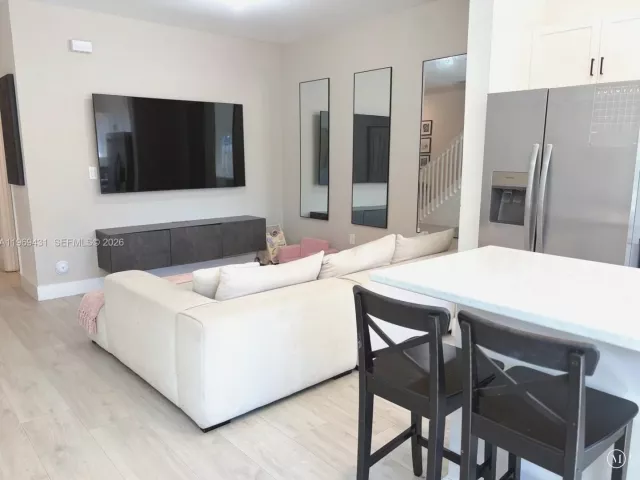 3-bedroom home for sale in Miami - 14724 SW 181st Ter - MondialRealty