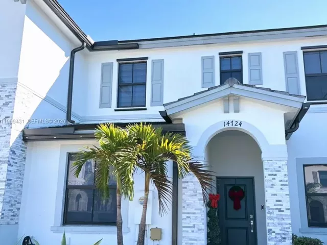 3-bedroom home for sale in Miami - 14724 SW 181st Ter - MondialRealty