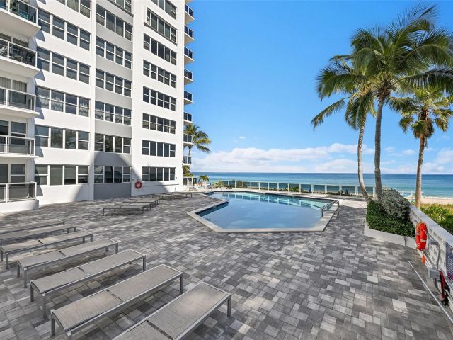 3-bedroom condo for sale in Fort Lauderdale - 3700 Galt Ocean Drive 1215 - MondialRealty