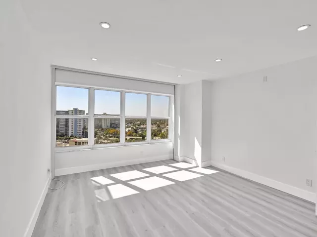 3-bedroom condo for sale in Fort Lauderdale - 3700 Galt Ocean Drive 1215 - MondialRealty