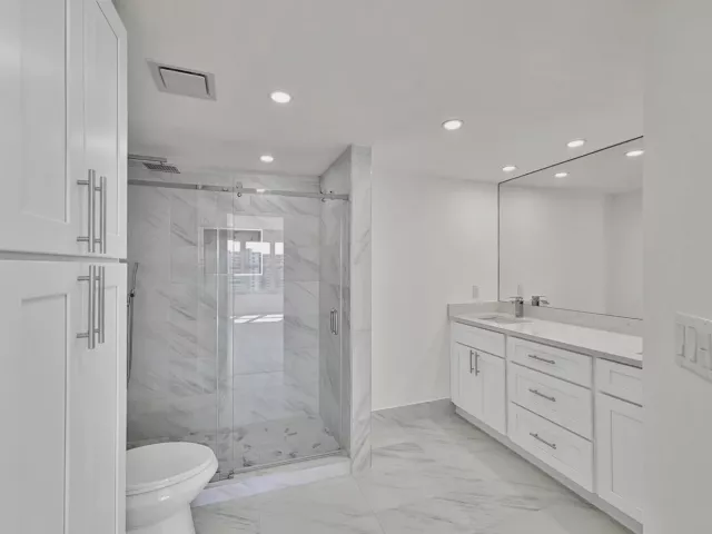 3-bedroom condo for sale in Fort Lauderdale - 3700 Galt Ocean Drive 1215 - MondialRealty