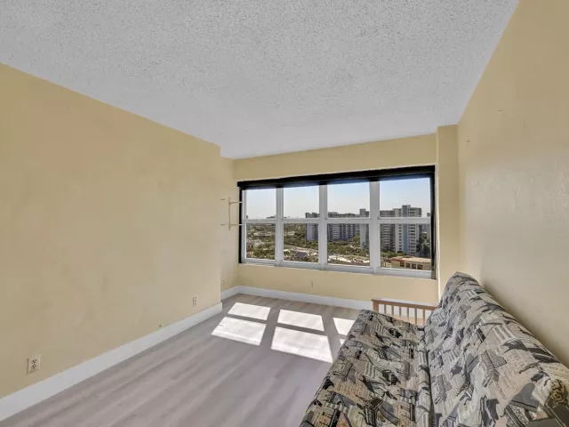 3-bedroom condo for sale in Fort Lauderdale - 3700 Galt Ocean Drive 1215 - MondialRealty