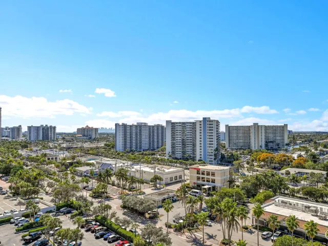 3-bedroom condo for sale in Fort Lauderdale - 3700 Galt Ocean Drive 1215 - MondialRealty
