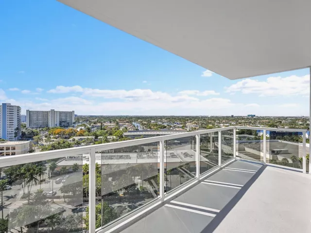 3-bedroom condo for sale in Fort Lauderdale - 3700 Galt Ocean Drive 1215 - MondialRealty