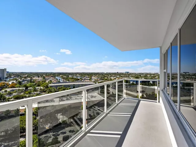 3-bedroom condo for sale in Fort Lauderdale - 3700 Galt Ocean Drive 1215 - MondialRealty