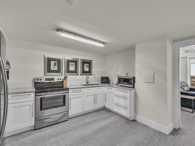 3-bedroom condo for sale in Fort Lauderdale - 3700 Galt Ocean Drive 1215 - MondialRealty
