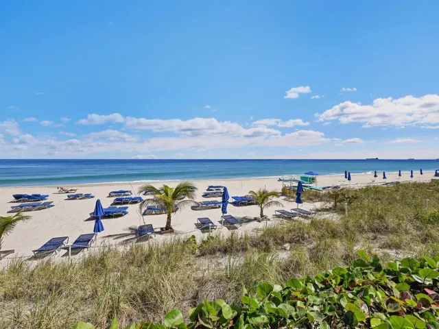 3-bedroom condo for sale in Fort Lauderdale - 3700 Galt Ocean Drive 1215 - MondialRealty