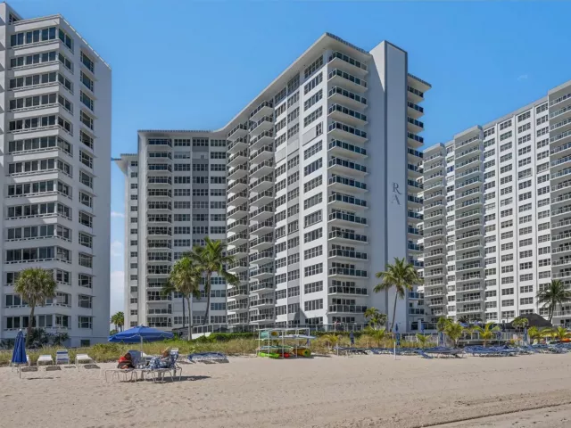 3-bedroom condo for sale in Fort Lauderdale - 3700 Galt Ocean Drive 1215 - MondialRealty