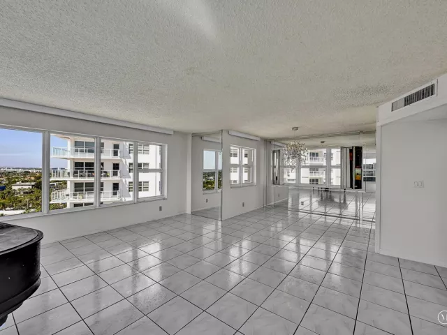 3-bedroom condo for sale in Fort Lauderdale - 3700 Galt Ocean Drive 1215 - MondialRealty