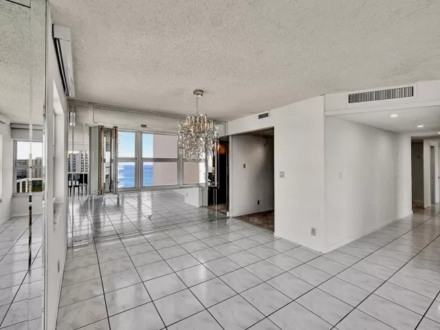 3-bedroom condo for sale in Fort Lauderdale - 3700 Galt Ocean Drive 1215 - MondialRealty