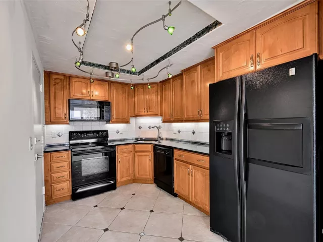 3-bedroom condo for sale in Fort Lauderdale - 3700 Galt Ocean Drive 1215 - MondialRealty