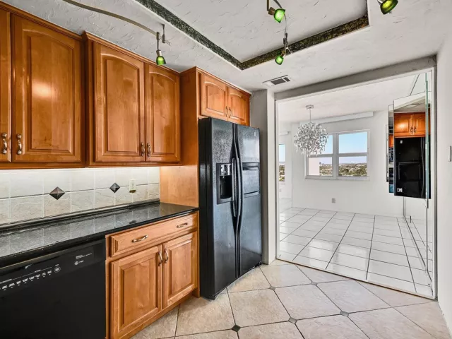 3-bedroom condo for sale in Fort Lauderdale - 3700 Galt Ocean Drive 1215 - MondialRealty