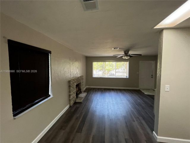 3-bedroom home for rent in West Palm Beach - 816 Beech Rd - MondialRealty