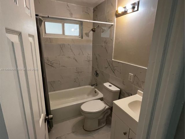 3-bedroom home for rent in West Palm Beach - 816 Beech Rd - MondialRealty