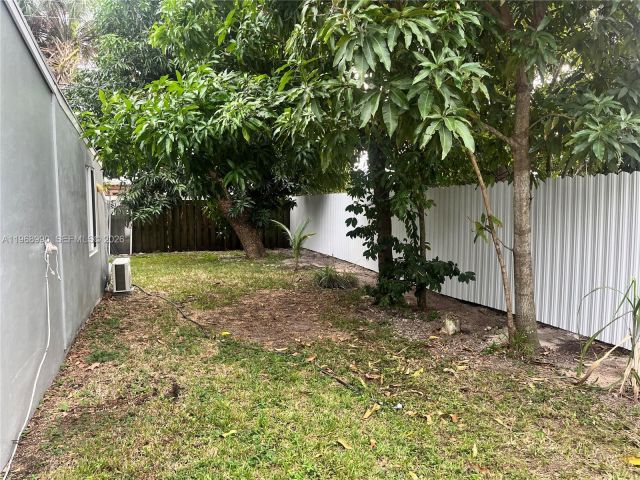 3-bedroom home for rent in West Palm Beach - 816 Beech Rd - MondialRealty