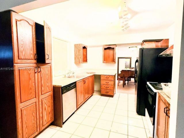 Home for rent at 766 NW 24th Ave - photo 7476267